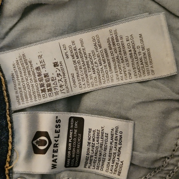Levi's 721 High Rise Jeans - Picture 3 of 6